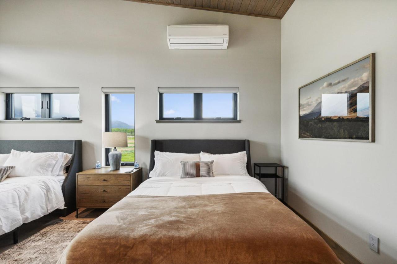 Mara Luxury Cabin- Maple Hamilton Экстерьер фото