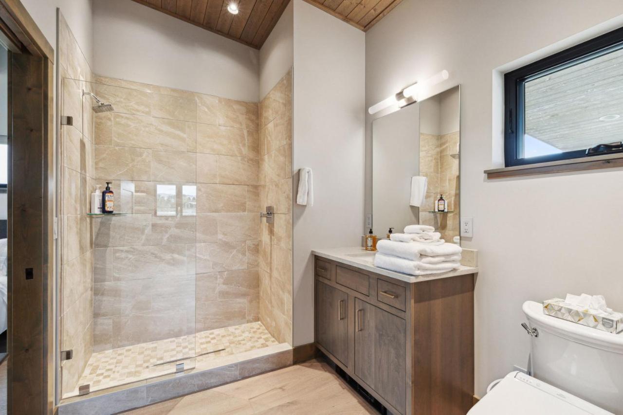 Mara Luxury Cabin- Maple Hamilton Экстерьер фото